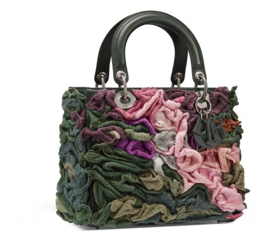 O οίκος Dior δημιουργεί 11 τσάντες που θα θέλεις να αποκτήσεις οπωσδήποτε με το νέο έτος O οίκος Dior δημιουργεί 11 τσάντες που θα θέλεις να αποκτήσεις οπωσδήποτε με το νέο έτος