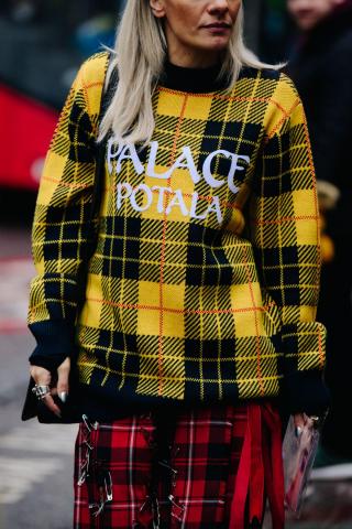 Street Style: Δεν φαντάζεσαι ποιο καρό ήρθε για να μείνει και το 2019