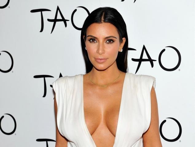 Η Kim Kardashian χωρίς καθόλου Photoshop και πέφτει το internet 