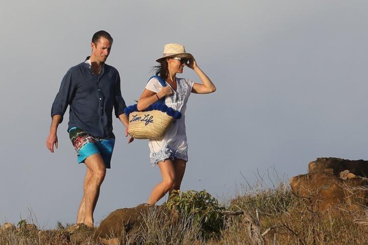 Pippa Middleton: Πέρασε τις γιορτές στην Καραϊβική και εντυπωσιάζει με τη σιλουέτα της