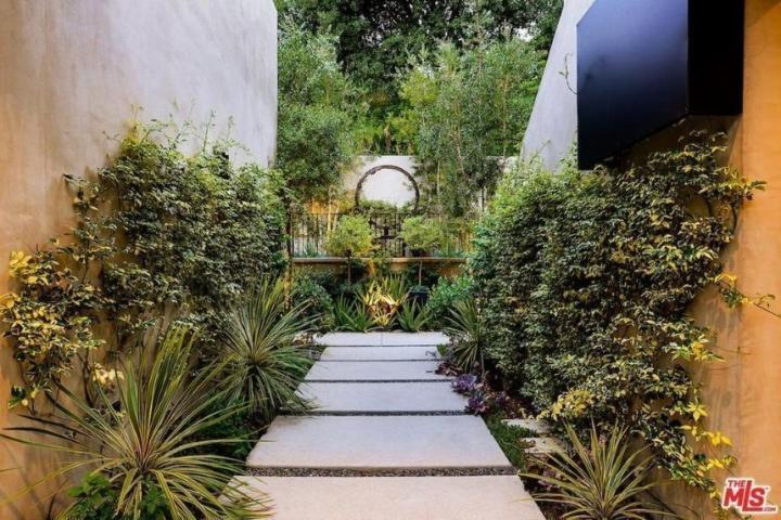 Η νέα έπαυλη της Kylie Jenner στο Beverly Hills είναι ωραιότερη και από αυτές των Kardashian Η νέα έπαυλη της Kylie Jenner στο Beverly Hills είναι ωραιότερη και από αυτές των Kardashian