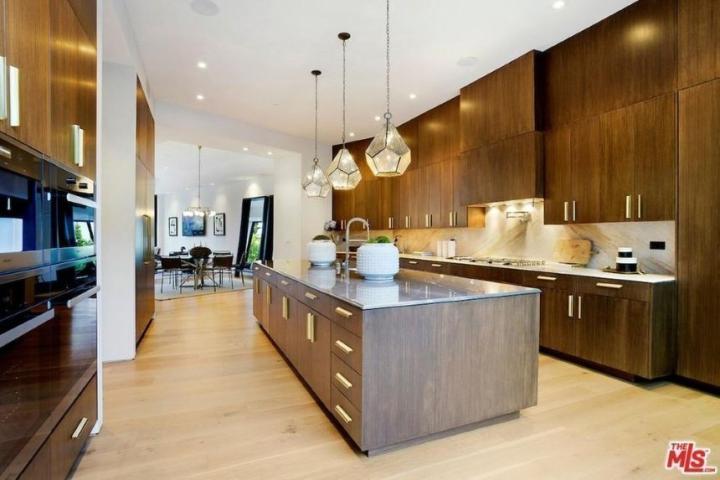 Η νέα έπαυλη της Kylie Jenner στο Beverly Hills είναι ωραιότερη και από αυτές των Kardashian Η νέα έπαυλη της Kylie Jenner στο Beverly Hills είναι ωραιότερη και από αυτές των Kardashian