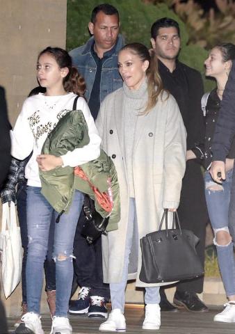 Η Jennifer Lopez και ο Alex Rodriguez σε δείπνο με τα παιδιά τους