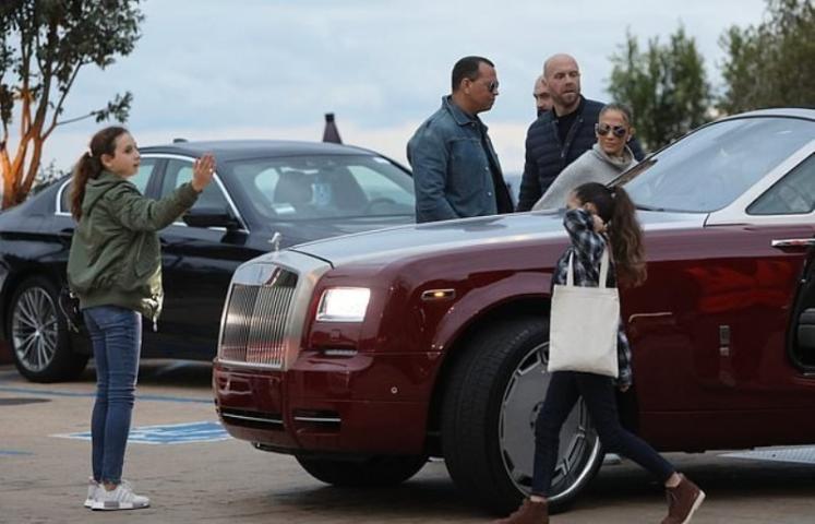 Η Jennifer Lopez και ο Alex Rodriguez σε δείπνο με τα παιδιά τους