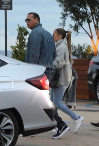 Η Jennifer Lopez και ο Alex Rodriguez σε δείπνο με τα παιδιά τους