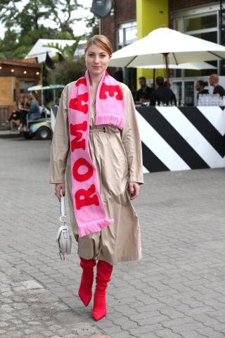 27 ιδέες για να φορέσεις το χοντρό κασκόλ σου με στιλ μέσα στο καταχείμωνο 27 ιδέες για να φορέσεις το χοντρό κασκόλ σου με στιλ μέσα στο καταχείμωνο