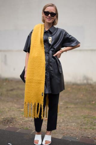 27 ιδέες για να φορέσεις το χοντρό κασκόλ σου με στιλ μέσα στο καταχείμωνο 27 ιδέες για να φορέσεις το χοντρό κασκόλ σου με στιλ μέσα στο καταχείμωνο