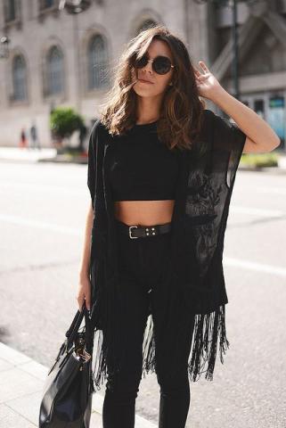 10 total black outfits για να δοκιμάσεις αυτό το καλοκαίρι