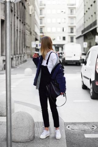 Xαμός στους δρόμους των μητροπόλεων της μόδας με τις χειμερινές ολόσωμες φόρμες