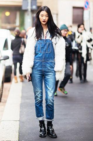 Xαμός στους δρόμους των μητροπόλεων της μόδας με τις χειμερινές ολόσωμες φόρμες