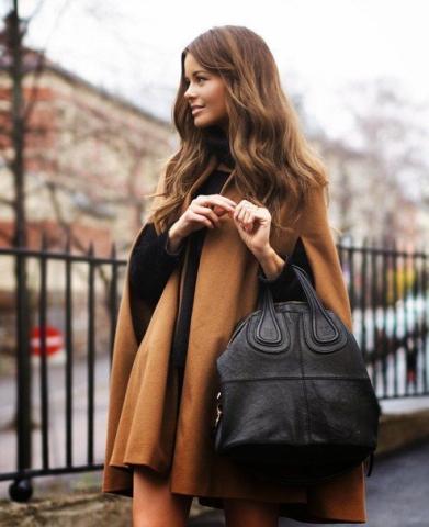 Street Style: Δες πώς φοράνε τις κάπες τους οι πιο στιλάτες γυναίκες