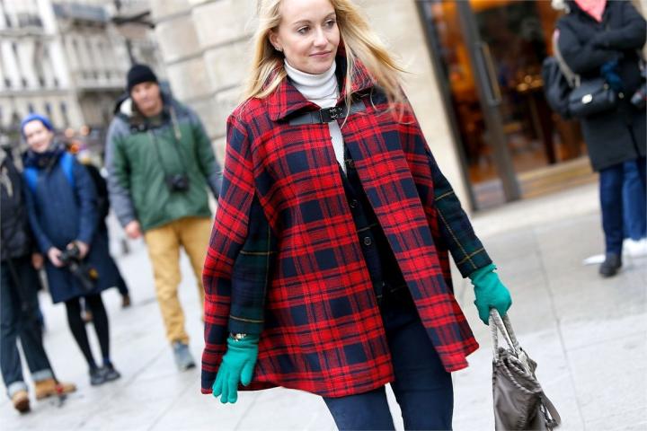 Street Style: Δες πώς φοράνε τις κάπες τους οι πιο στιλάτες γυναίκες