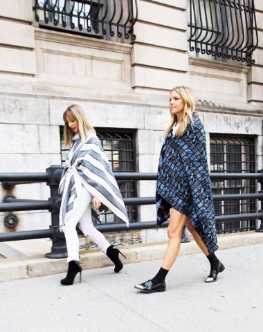 Street Style: Δες πώς φοράνε τις κάπες τους οι πιο στιλάτες γυναίκες