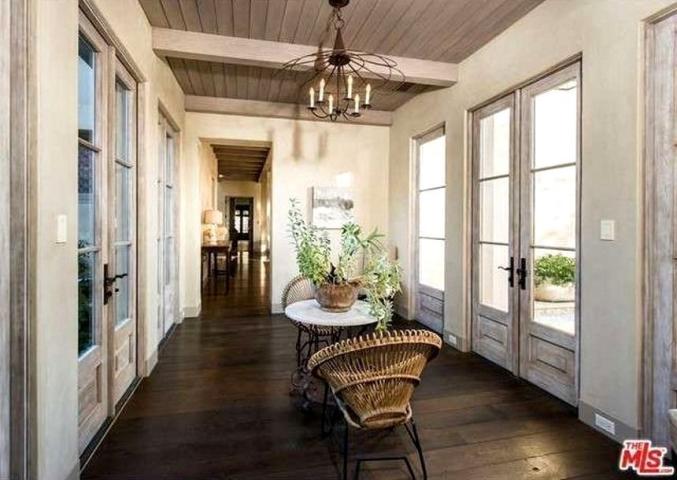 Lady Gaga: Ξενάγηση στο εντυπωσιακό «Gypsy Palace» της στο Μαλιμπού