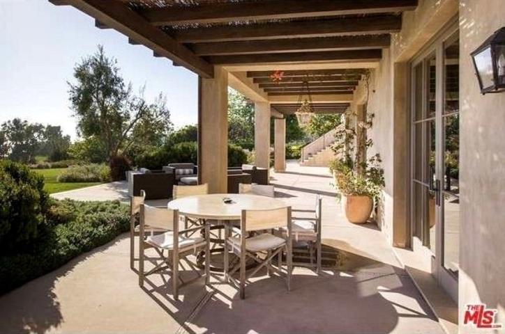 Lady Gaga: Ξενάγηση στο εντυπωσιακό «Gypsy Palace» της στο Μαλιμπού