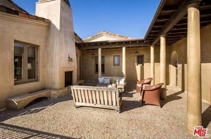 Lady Gaga: Ξενάγηση στο εντυπωσιακό «Gypsy Palace» της στο Μαλιμπού