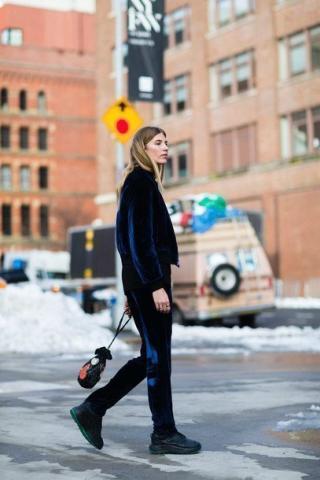 Το παντελόνι που έχει γίνει viral και φοράνε όλες οι fashionistas