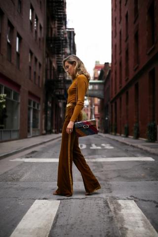 Το παντελόνι που έχει γίνει viral και φοράνε όλες οι fashionistas