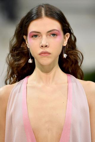 Blushadow: Η νέα τεχνική στο καθημερινό σου μακιγιάζ που θα λατρέψεις 