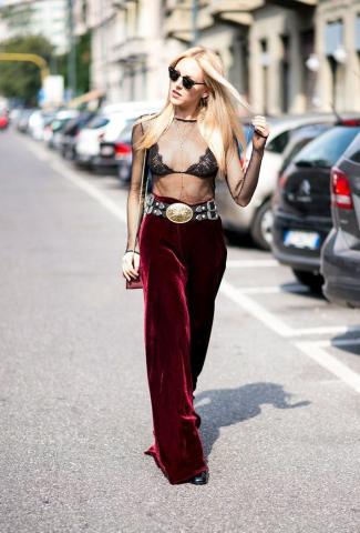 8 styling tips που πρέπει να προσέξουν οι γυναίκες με μικρό στήθος