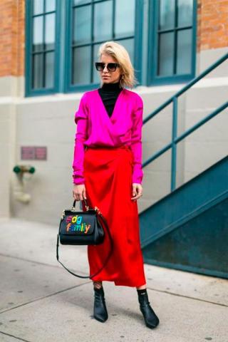 Trend alert! Δες πώς να συνδυάσεις πολλά χρώματα σε μια εμφάνιση και να κάνεις εντύπωση