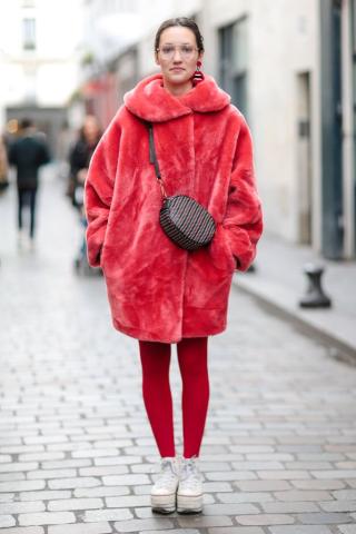 Trend alert! Δες πώς να συνδυάσεις πολλά χρώματα σε μια εμφάνιση και να κάνεις εντύπωση