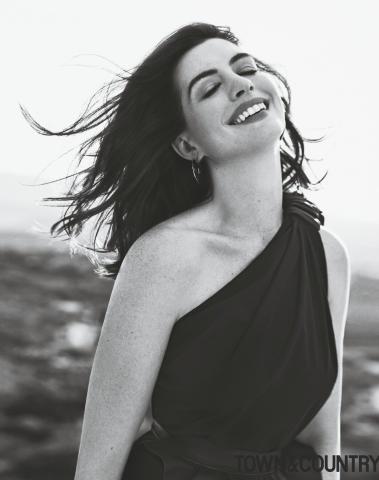 Έχεις άγχος και δεν το διαχειρίζεσαι; Η Anne Hathaway έχει την καλύτερη συμβουλή για να κουλάρεις