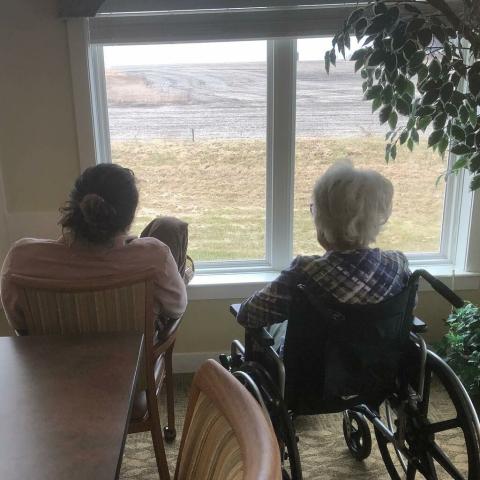 O κούκλος Jason Momoa επισκέφτηκε τη γιαγιά του και οι φωτογραφίες τους «τρέλαναν» το διαδίκτυο O κούκλος Jason Momoa επισκέφτηκε τη γιαγιά του και οι φωτογραφίες τους «τρέλαναν» το διαδίκτυο