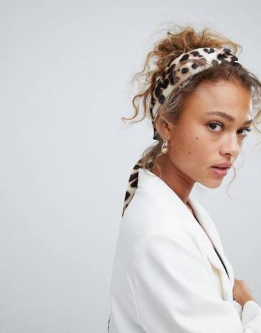 10 πανεύκολα χτενίσματα των 5 λεπτών που μπορείς να κάνεις στη δουλειά 10 πανεύκολα χτενίσματα των 5 λεπτών που μπορείς να κάνεις στη δουλειά