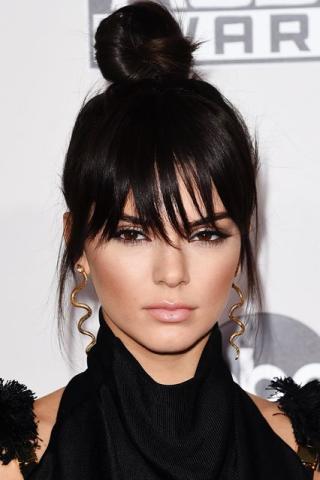 10 πανεύκολα χτενίσματα των 5 λεπτών που μπορείς να κάνεις στη δουλειά 10 πανεύκολα χτενίσματα των 5 λεπτών που μπορείς να κάνεις στη δουλειά