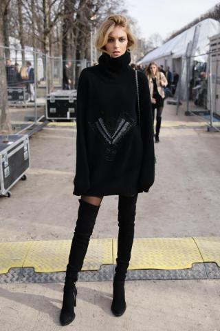 Βρήκαμε το φόρεμα που έχει ξετρελάνει όλη την Ευρώπη