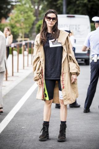 Bike shorts: Κι όμως είναι μια από τις μεγαλύτερες τάσεις του χειμώνα