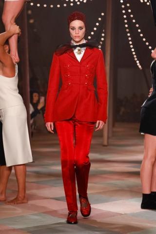 Dior: Μια μαγική πασαρέλα τσίρκο 