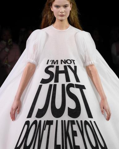 Viktor & Rolf - Η πασαρέλα που μας ξεσήκωσε και χειροκροτούμε δυνατά