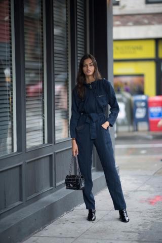 Boiler Suits: Αυτή είναι η τάση που λατρεύουν όλες οι γυναίκες και απεχθάνονται οι άντρες