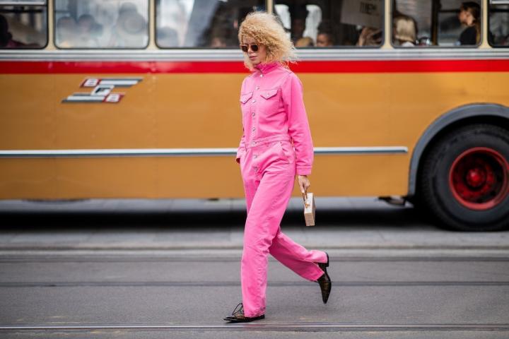 Boiler Suits: Αυτή είναι η τάση που λατρεύουν όλες οι γυναίκες και απεχθάνονται οι άντρες