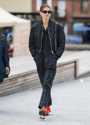 Boiler Suits: Αυτή είναι η τάση που λατρεύουν όλες οι γυναίκες και απεχθάνονται οι άντρες