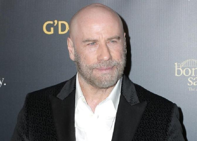 Τραβόλτα: Πέταξε τα περουκίνια κι απαρνήθηκε τις μεταμοσχεύσεις Τραβόλτα: Πέταξε τα περουκίνια κι απαρνήθηκε τις μεταμοσχεύσεις