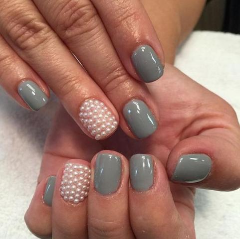 Πέρλες στα νύχια: Η κομψή τάση που θα αντικαταστήσει το γαλλικό 