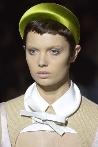 Η μεγάλη επιστροφή των 80's: 10 outfits που θα θέλεις να φοράς συνέχεια μέσα στο 2019