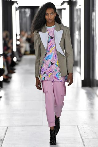 Η μεγάλη επιστροφή των 80's: 10 outfits που θα θέλεις να φοράς συνέχεια μέσα στο 2019