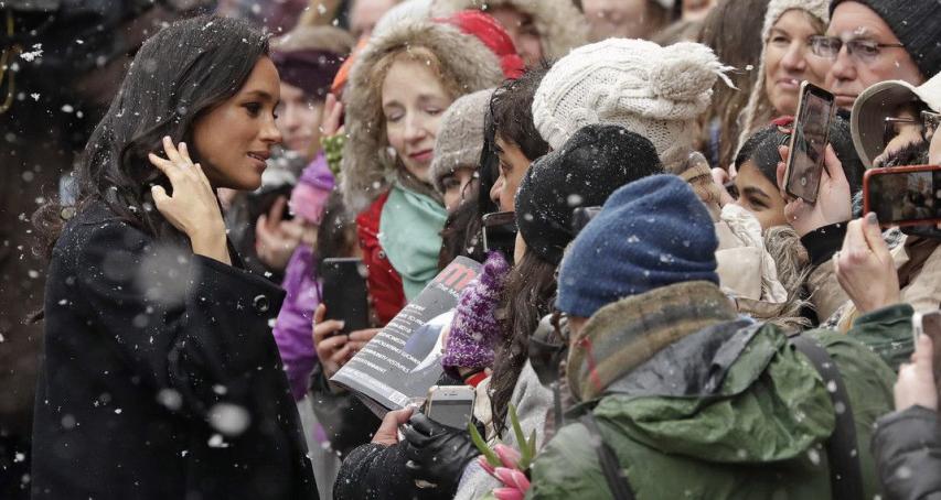 Η Meghan Markle και το αέρινο Oscar de la Renta μέσα στο χιόνι