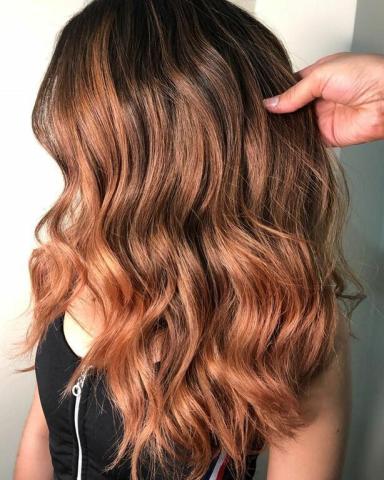 Rose Brown: Η απόχρωση που έχει ξετρελάνει τα social media Rose Brown: Η απόχρωση που έχει ξετρελάνει τα social media