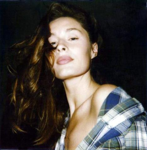 Nastasia Urbano: Η ιστορία του μοντέλου της Vogue που είναι πλέον άστεγη συγκλονίζει