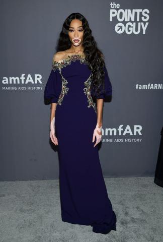 AmfAR Gala 2019: Στο φετινό κόκκινο χαλί το οριακό ντεκολτέ είχε την τιμητική του