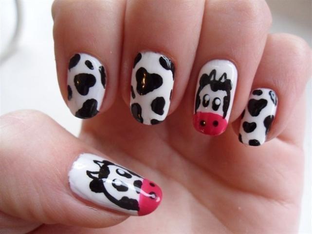 Για ποιο λόγο γίνεται χαμός στα social media με τα cow nails;