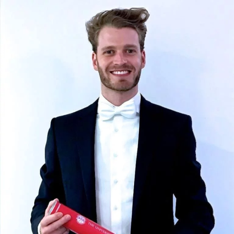 Louis Spencer: Ο ανιψιός της πριγκίπισσας Diana κλέβει τη δόξα από τον Harry