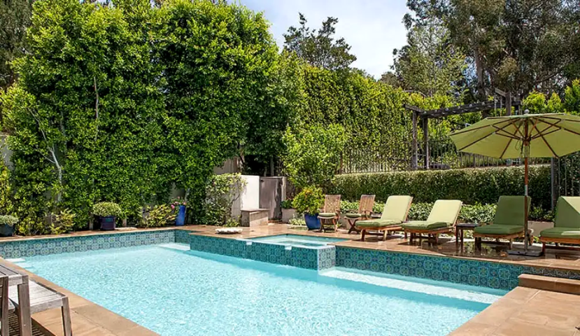 H Reese Witherspoon αποχωρίστηκε τη vintage αισθητικής μονοκατοικία της στο Los Angeles για 9 εκατομμύρια ευρώ 