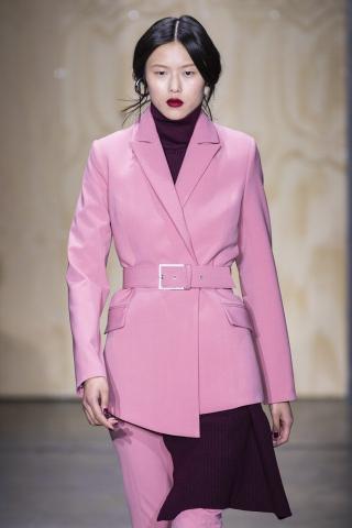 New Trend: Η απόχρωση του κόκκινου κρασιού είναι ό,τι πιο φρέσκο μπορείς να βάλεις στα χείλη σου! New Trend: Η απόχρωση του κόκκινου κρασιού είναι ό,τι πιο φρέσκο μπορείς να βάλεις στα χείλη σου!