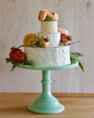 Η μόδα στις γαμήλιες τούρτες είναι πλέον αυτή